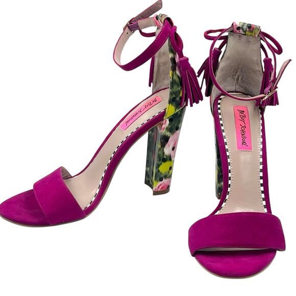 BETSEY JOHNSON RALLO STRAPPY SANDAL HEELS 8 PINK FLORAL LACE UP BACK TASSEL GUC - Picture 1 of 6